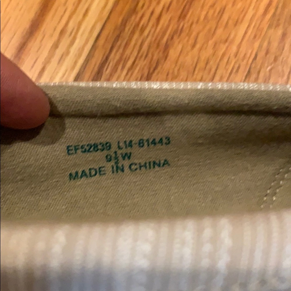 Shoes - Picture 4 of 4